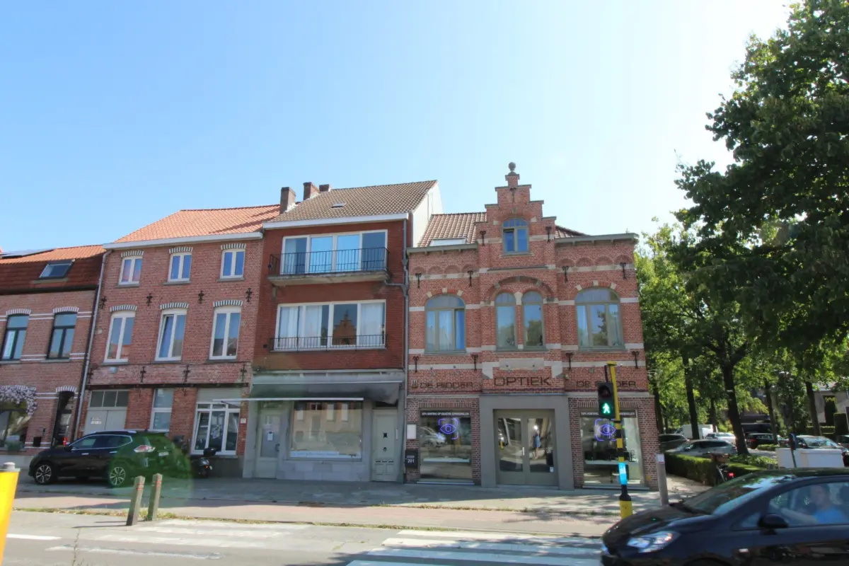 Handelszaak te  huur in Assebroek 8310 995.00€  slaapkamers m² - Zoekertje 822475