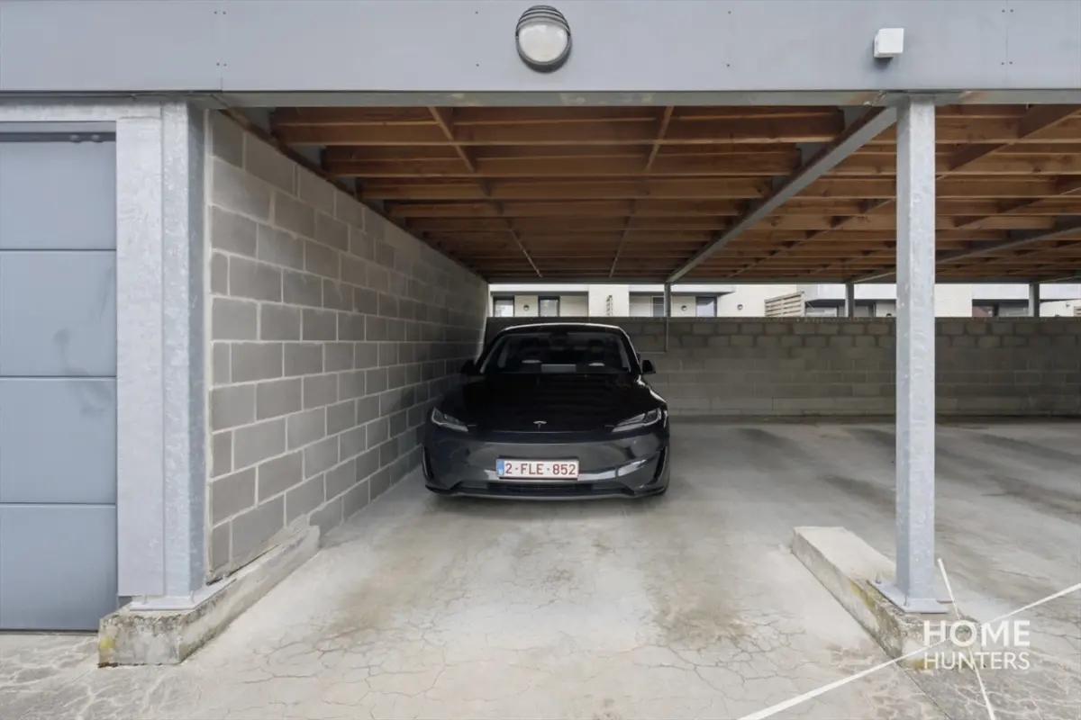 Parking & garage te  koop in Ieper 8900 25000.00€  slaapkamers m² - Zoekertje 821899