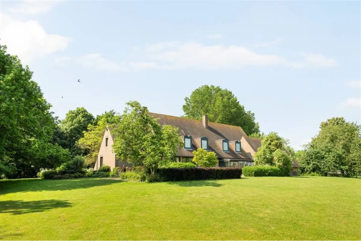 Villa te  koop in Avelgem 8580 1480000.00€ 5 slaapkamers 400.00m² - Zoekertje 823117