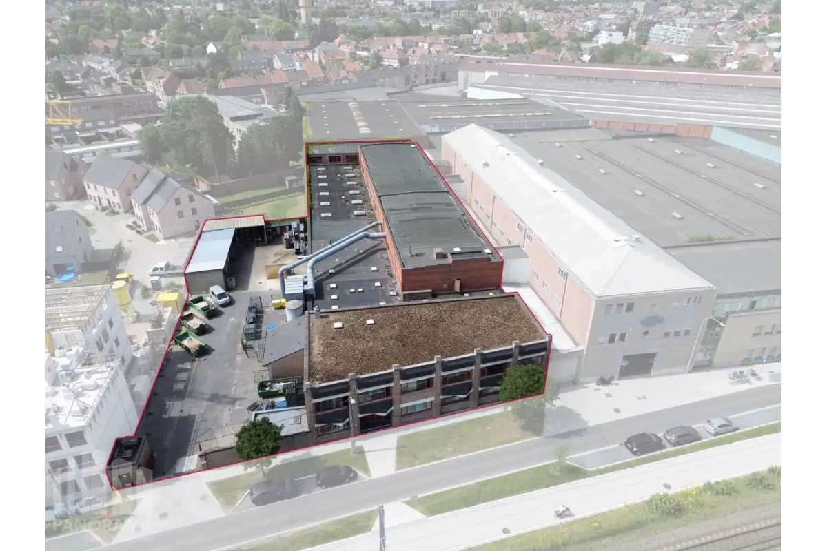 Handelszaak te  koop in Roeselare 8800 1750000.00€  slaapkamers 4456.00m² - Zoekertje 823175