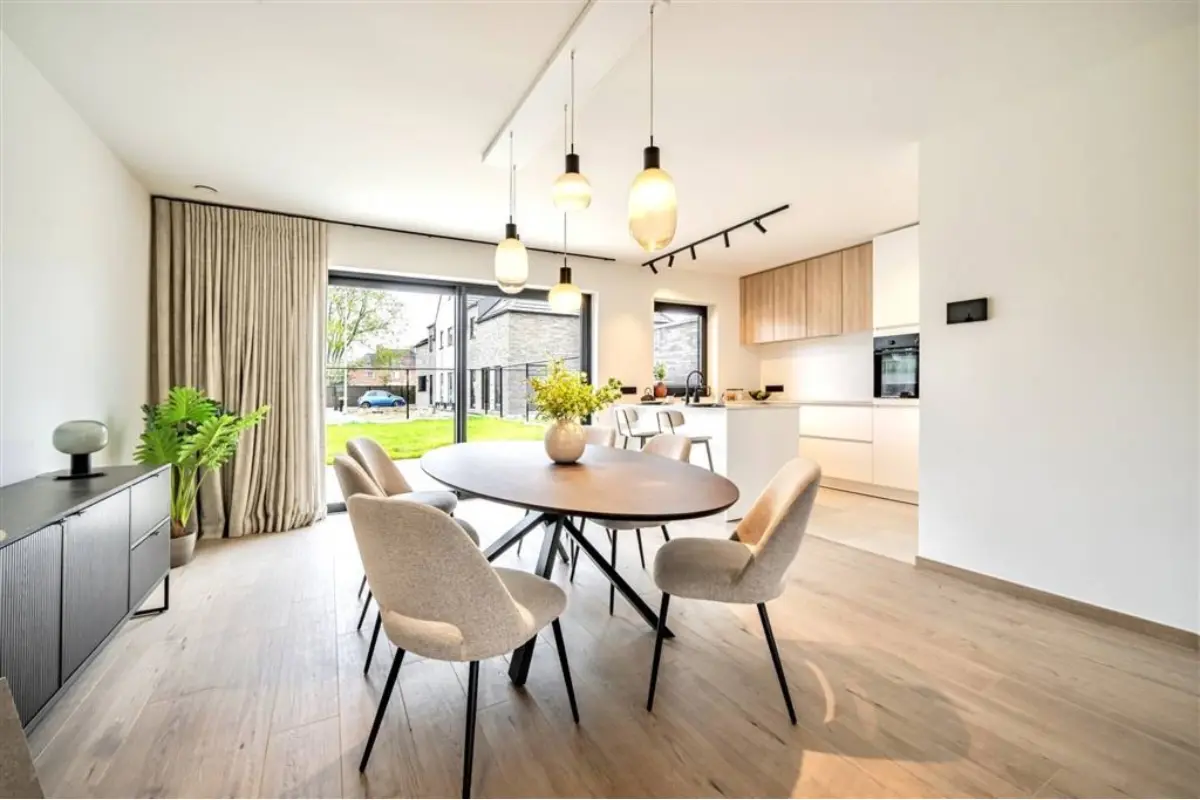 Huis te  koop in Wielsbeke 8710 324500.00€ 3 slaapkamers 177.80m² - Zoekertje 823903