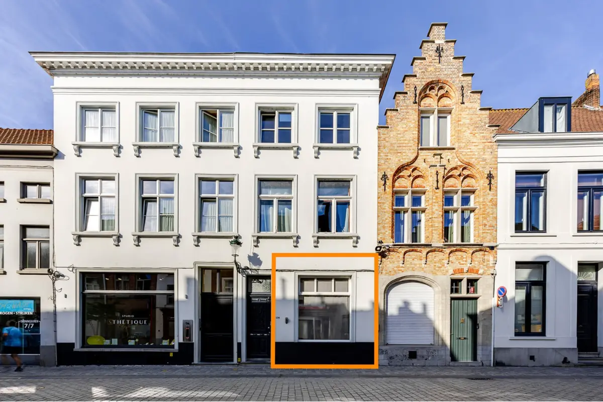Appartement te  koop in Brugge 8000 319000.00€ 1 slaapkamers 83.00m² - Zoekertje 824022