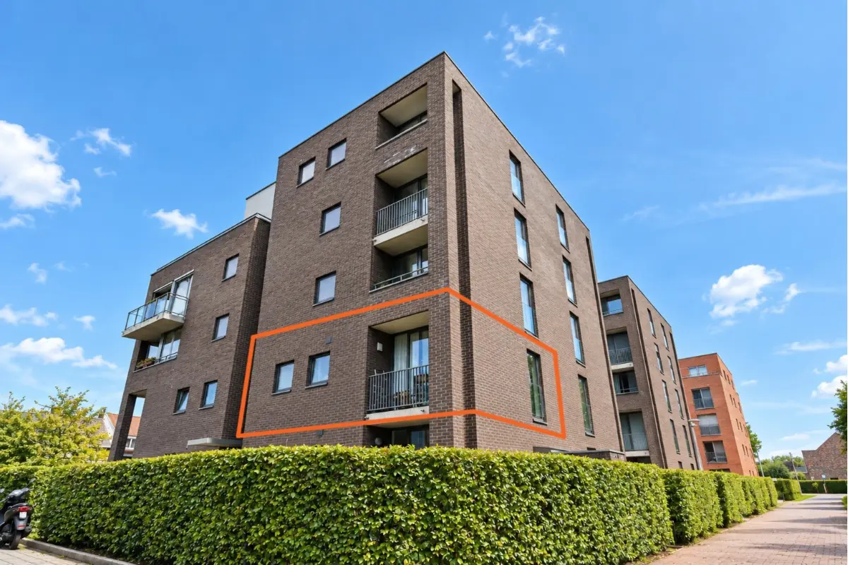 Appartement te  koop in Assebroek 8310 278000.00€ 1 slaapkamers 65.00m² - Zoekertje 824309