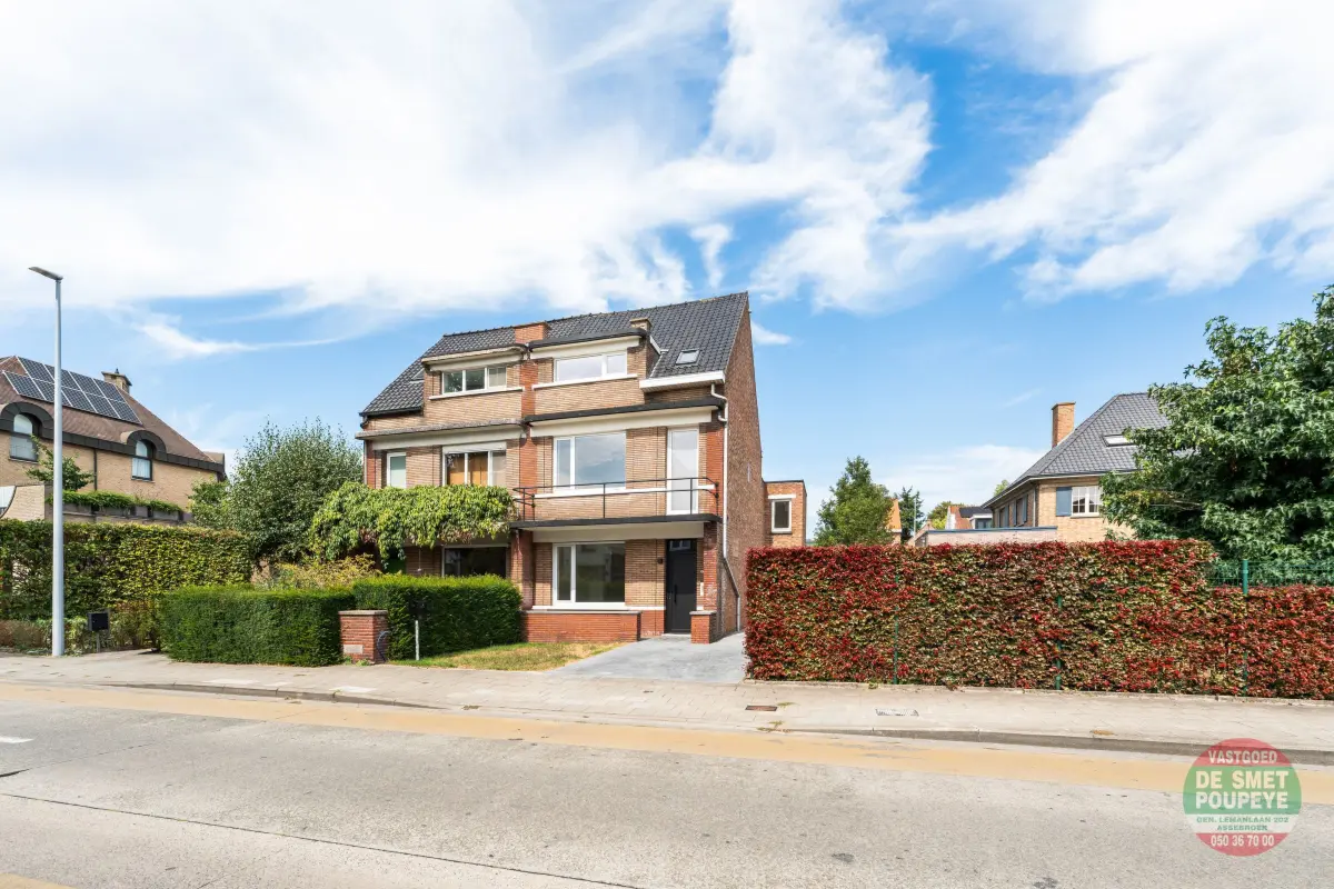 Huis te  koop in Assebroek 8310 595000.00€ 4 slaapkamers 197.00m² - Zoekertje 824168