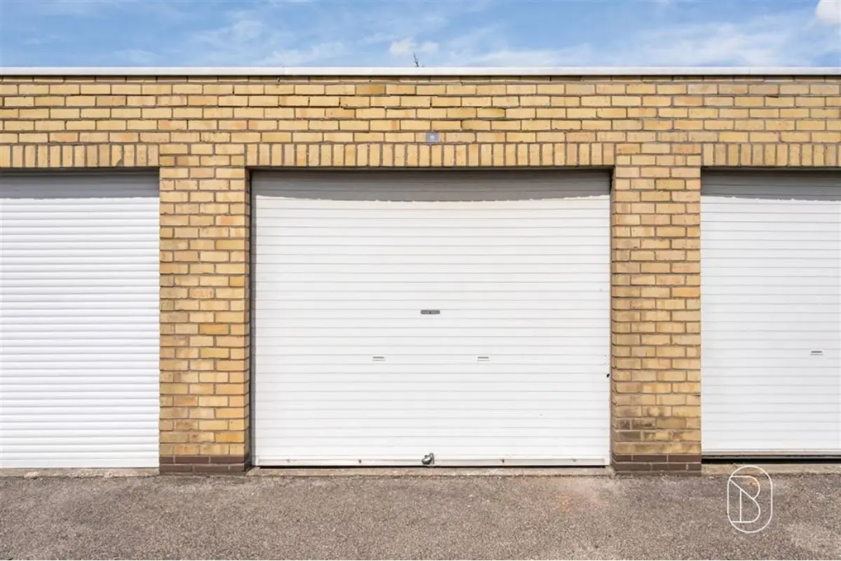 Parking te  koop in Roeselare 8800 23000.00€  slaapkamers m² - Zoekertje 824992