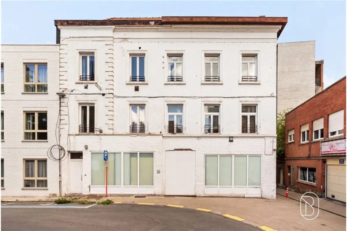 Handelszaak te  koop in Kortrijk 8500 430000.00€ 6 slaapkamers m² - Zoekertje 825498