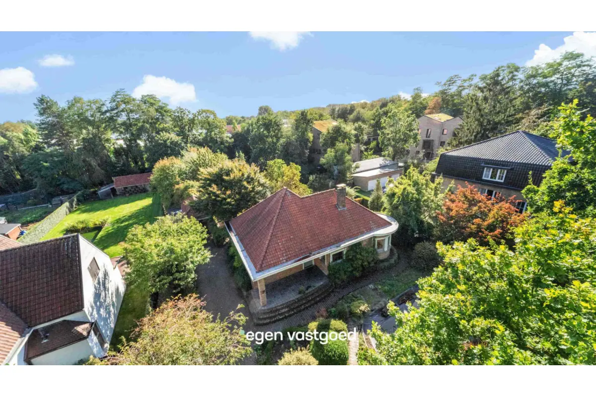 Villa te  koop in Assebroek 8310 695000.00€ 4 slaapkamers m² - Zoekertje 825542