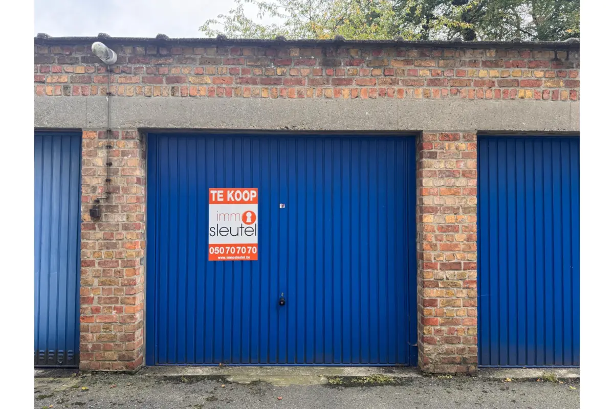 Parking & garage te  koop in Sint-Michiels 8200 30000.00€  slaapkamers m² - Zoekertje 826738
