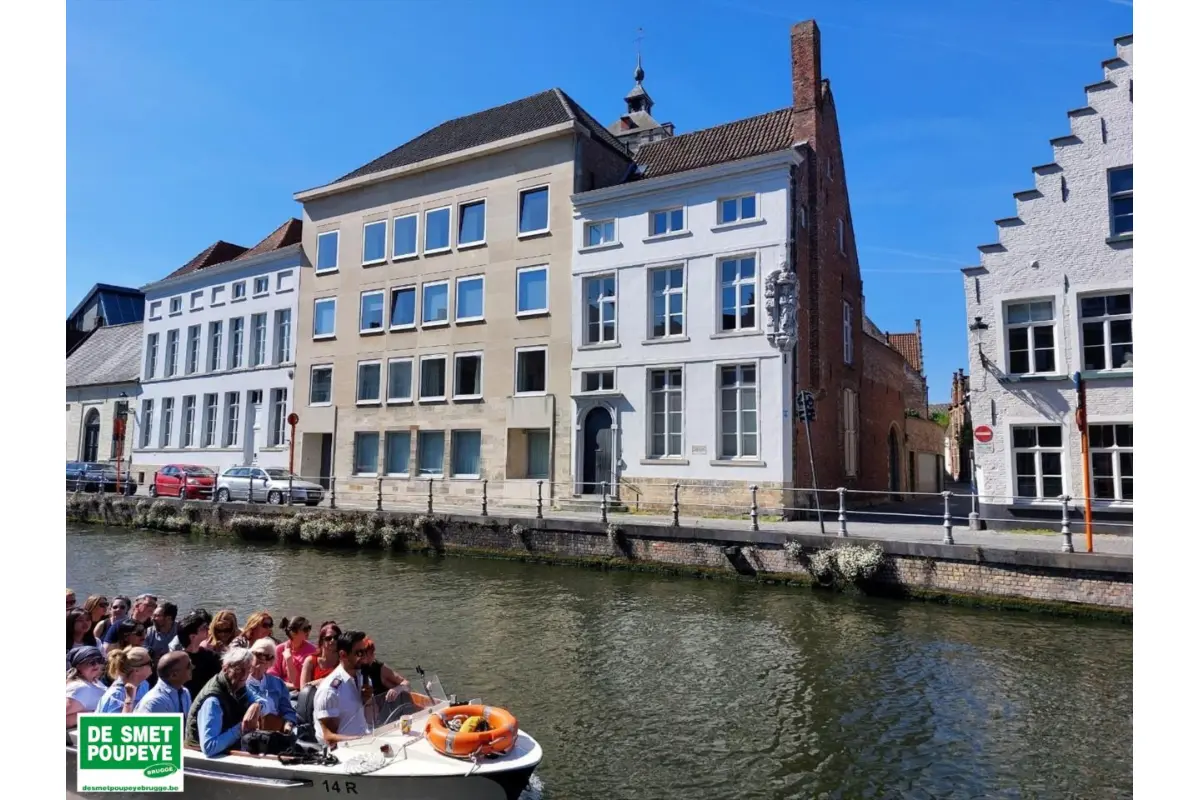Herenhuis te  huur in Brugge 8000 1750.00€ 5 slaapkamers m² - Zoekertje 827675