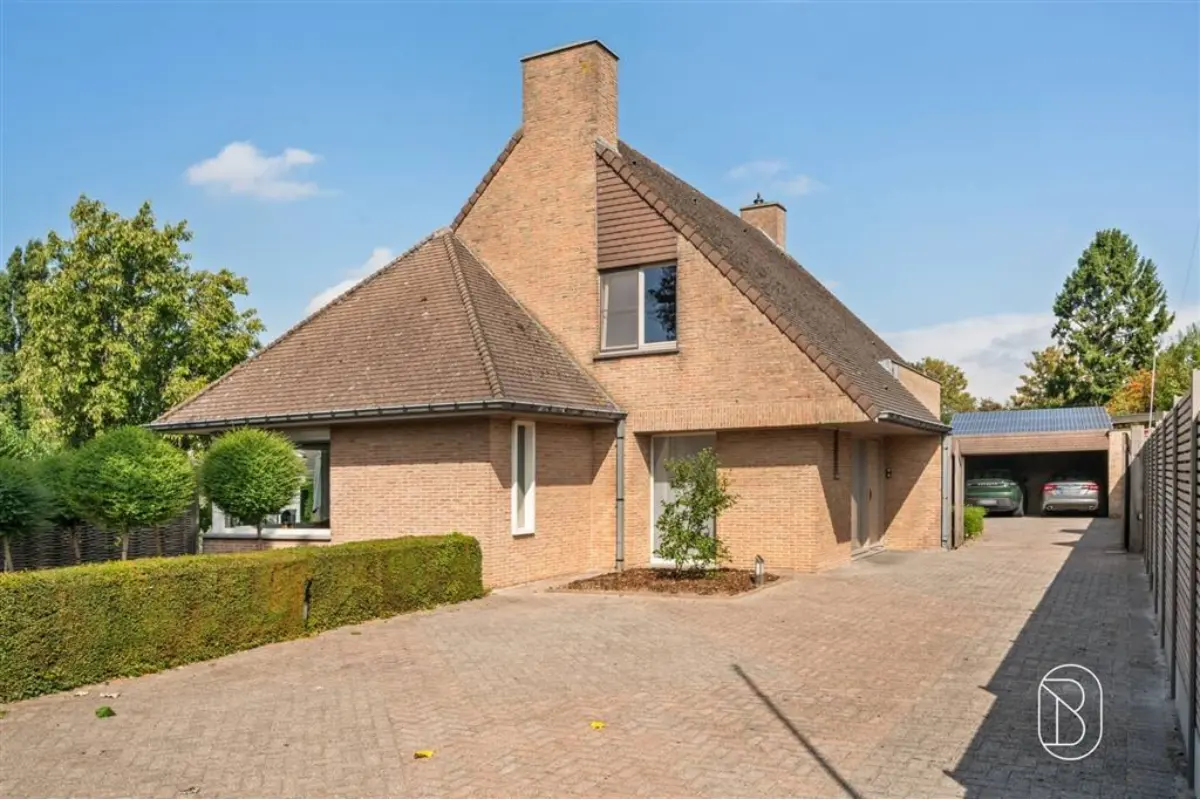 Huis te  koop in Wielsbeke 8710 615000.00€ 3 slaapkamers 253.00m² - Zoekertje 828434
