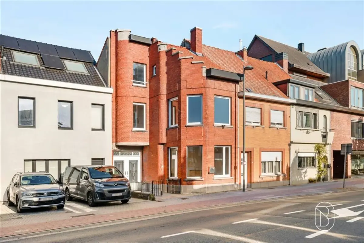 Huis te  koop in Harelbeke 8530 359000.00€ 3 slaapkamers 237.00m² - Zoekertje 828430