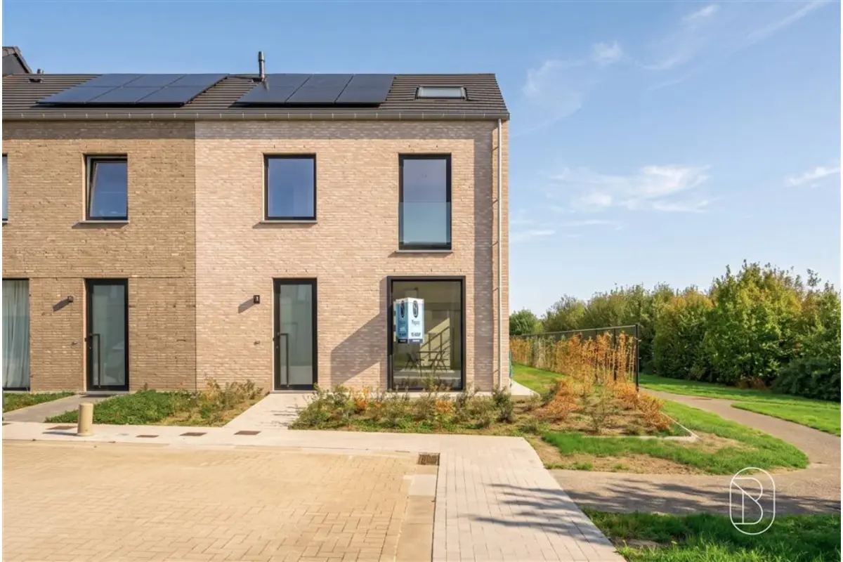 Huis te  koop in Kortrijk 8500 589000.00€ 4 slaapkamers 200.00m² - Zoekertje 828429