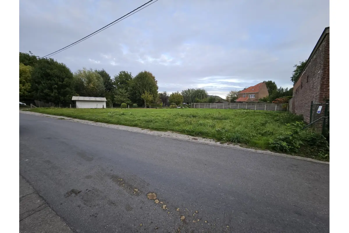 Bouwgrond te  koop in Spiere 8587 219000.00€  slaapkamers m² - Zoekertje 829090