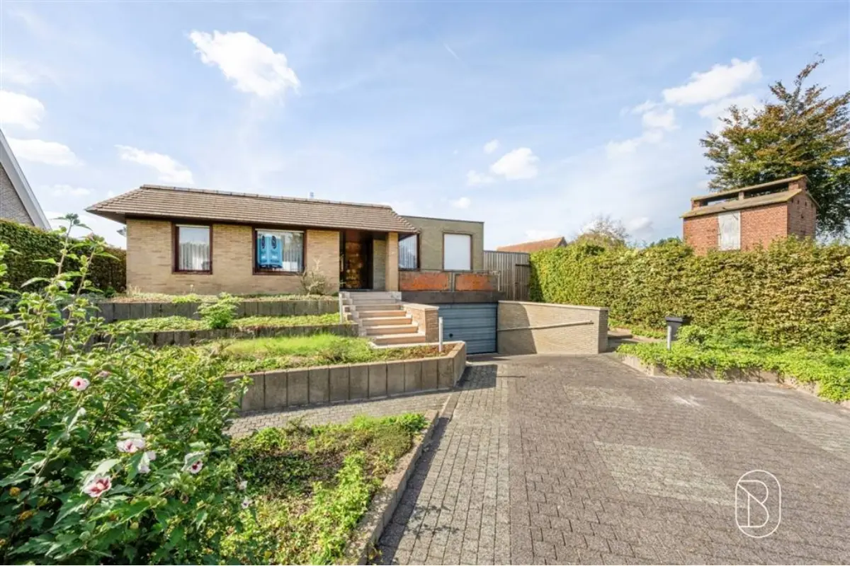 Bungalow te  koop in Bavikhove 8531 389000.00€ 3 slaapkamers 294.00m² - Zoekertje 830068