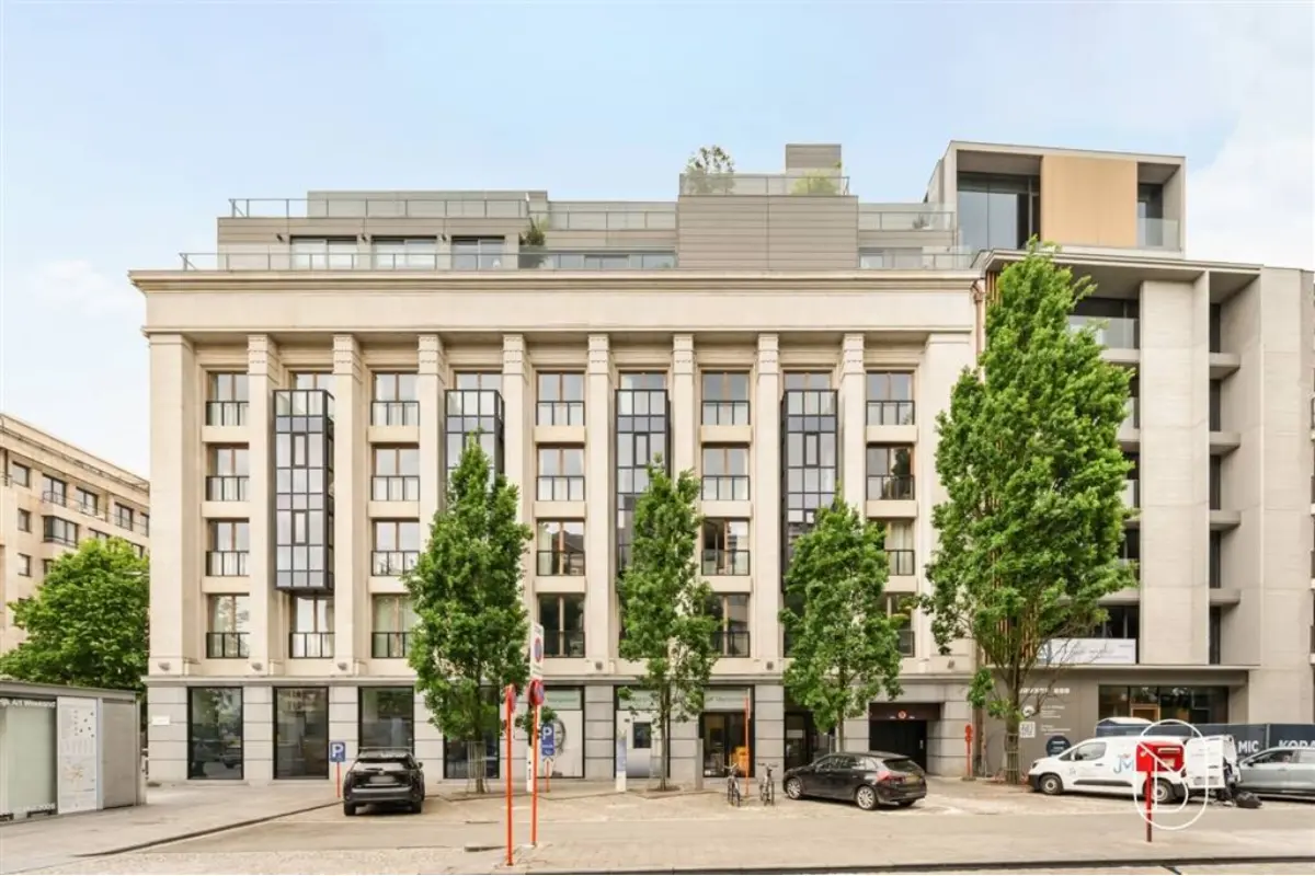 Handelszaak te  koop in Kortrijk 8500 1099000.00€  slaapkamers 450.12m² - Zoekertje 829530