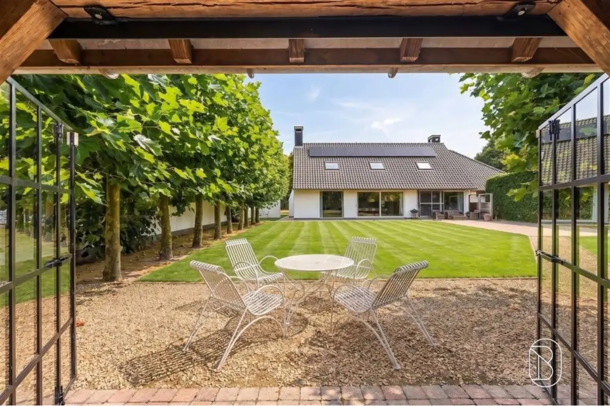 Villa te  koop in Oostrozebeke 8780 799000.00€ 4 slaapkamers 350.00m² - Zoekertje 830065