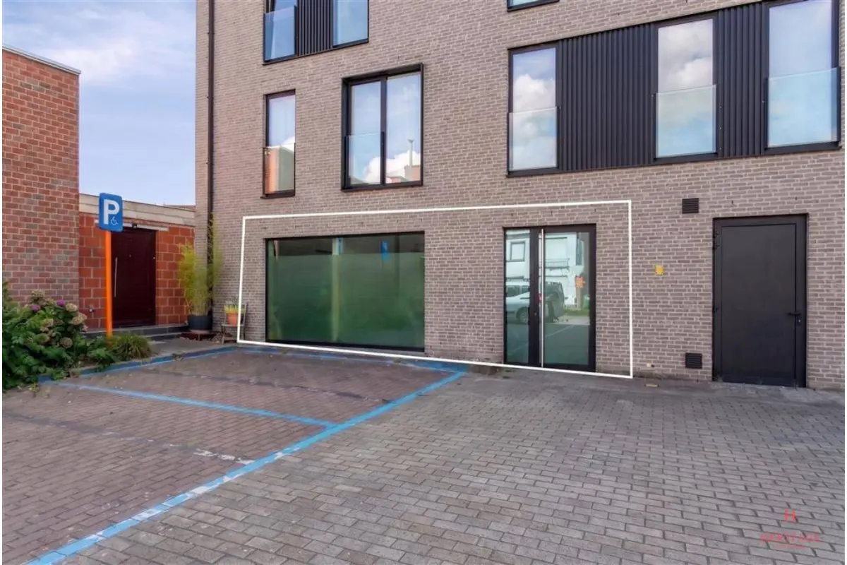 Handelszaak te  koop in Anzegem 8570 385000.00€  slaapkamers 124.00m² - Zoekertje 830107