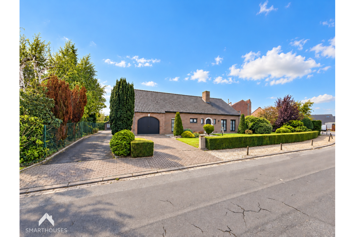 Huis te  koop in Lichtervelde 8810 695000.00€ 2 slaapkamers 161.00m² - Zoekertje 829829