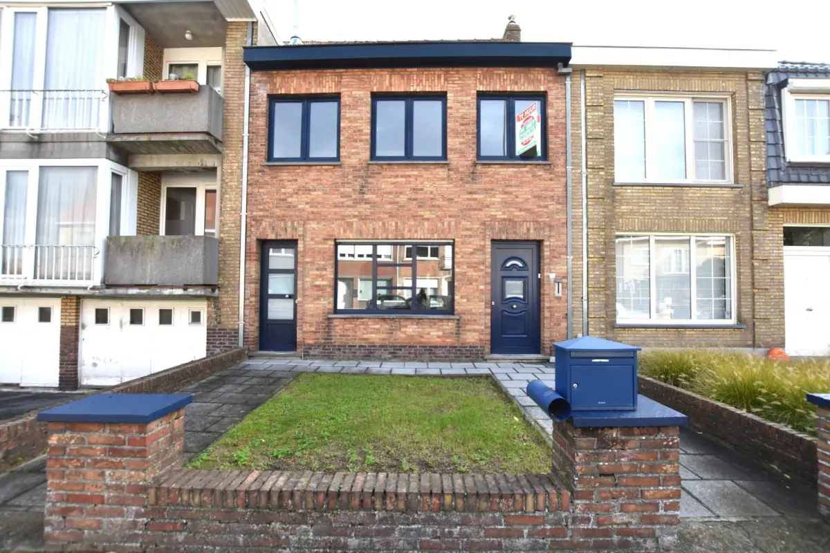 Huis te  huur in Sint-Kruis 8310 1100.00€ 3 slaapkamers 154.00m² - Zoekertje 830647