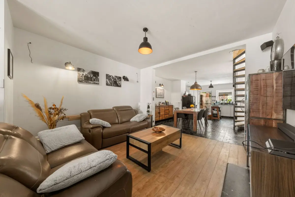 Huis te  koop in Roeselare 8800 269000.00€ 4 slaapkamers 170.00m² - Zoekertje 830976