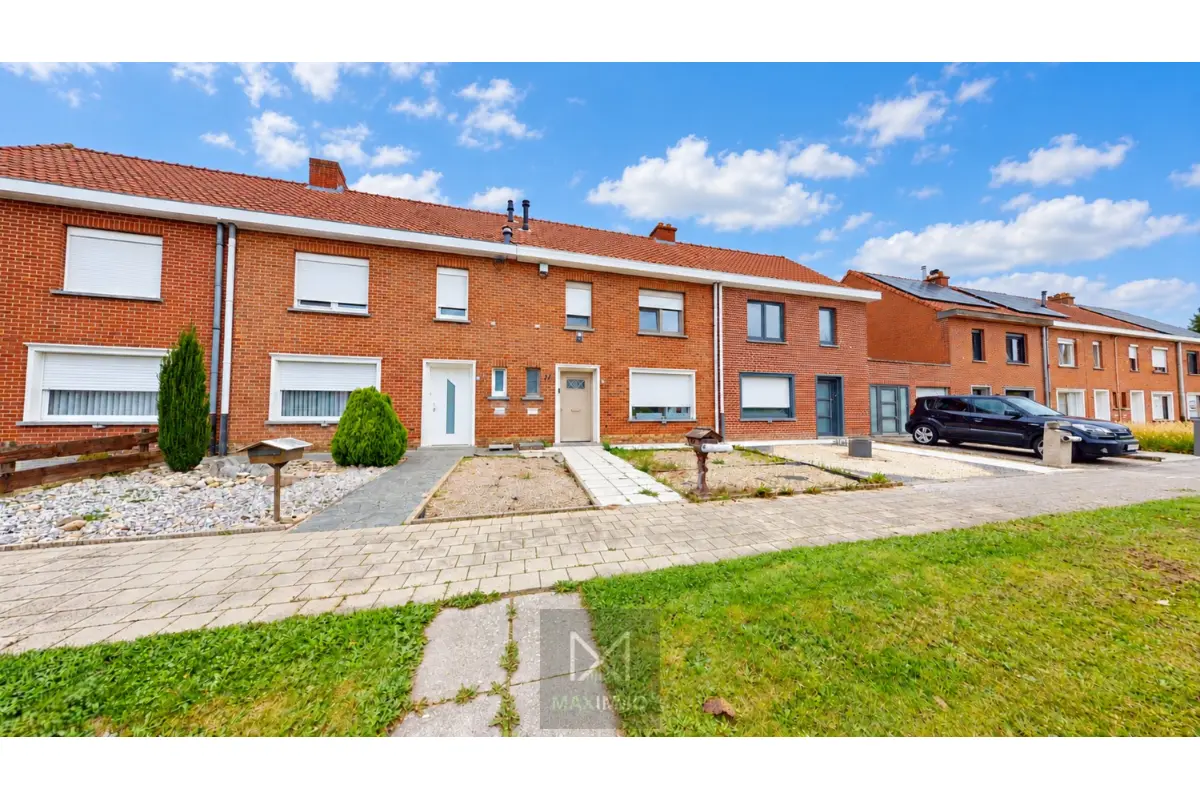 Huis te  koop in Harelbeke 8530 225000.00€ 3 slaapkamers 165.00m² - Zoekertje 830970