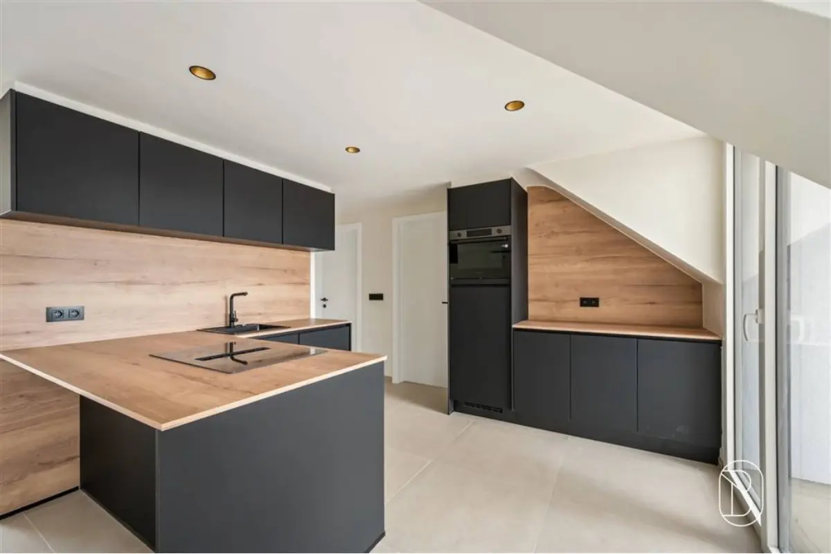 Penthouse te  koop in Rumbeke 8800 321000.00€ 2 slaapkamers 120.00m² - Zoekertje 831298