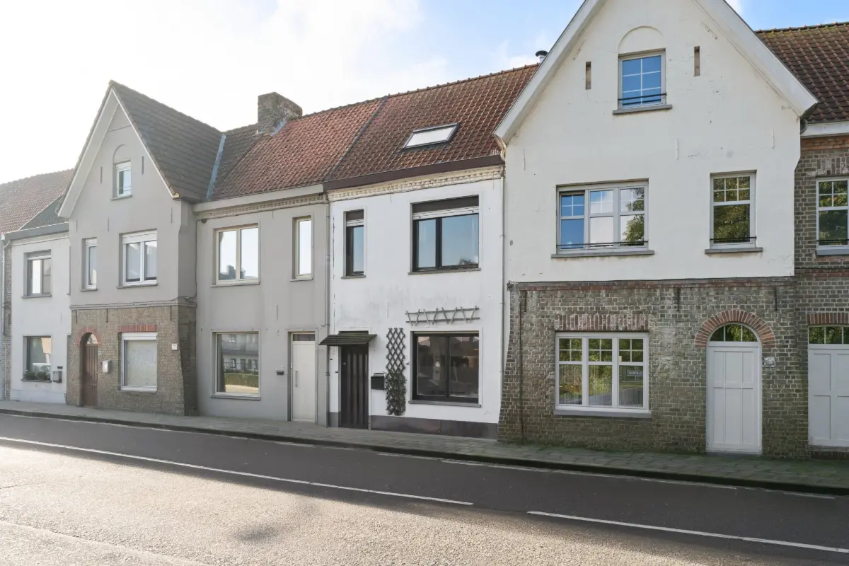 Huis te  koop in Assebroek 8310 274800.00€ 3 slaapkamers 109.00m² - Zoekertje 831913
