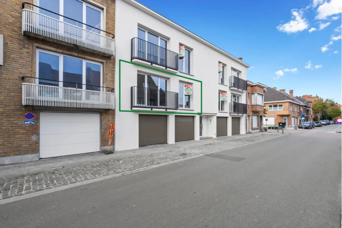 Appartement te  koop in Assebroek 8310 325000.00€ 2 slaapkamers 80.00m² - Zoekertje 832154